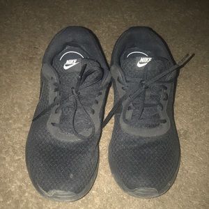 Womens Nike Tanjun sneakers